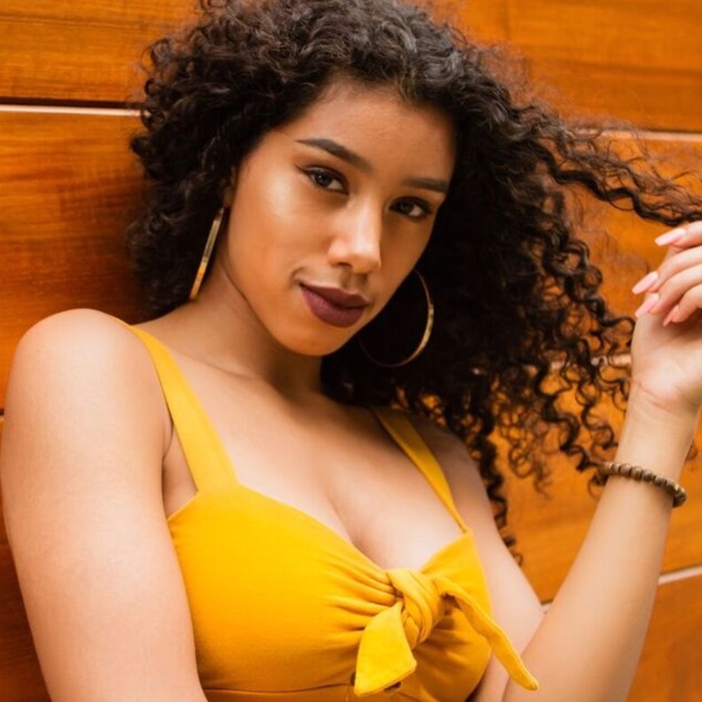 Meet your Posher, Alyssa